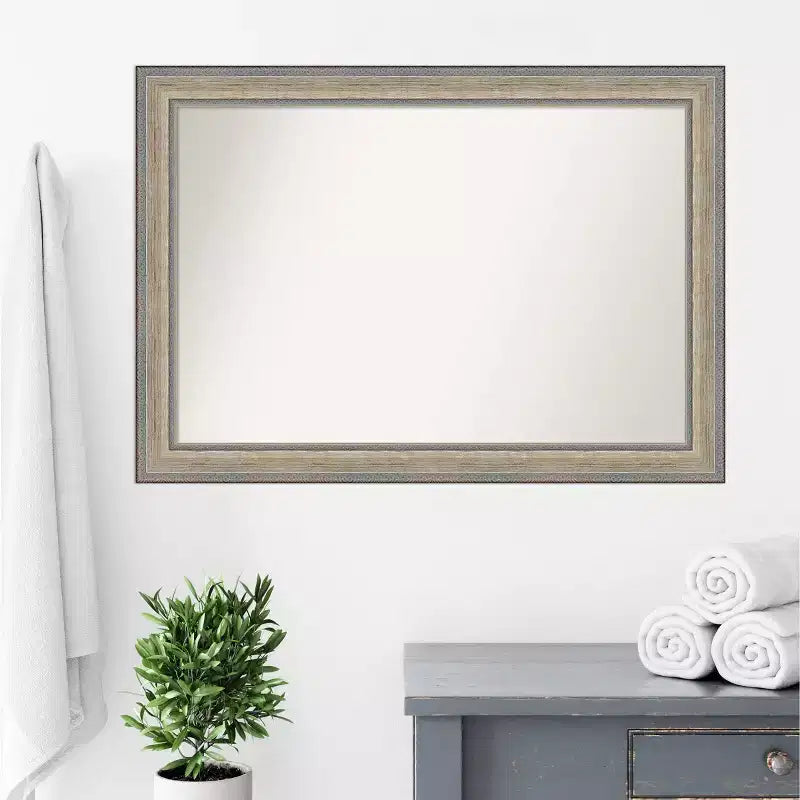 Miroir mural de salle de bain rectangulaire encadré en bois 41"x29" – Argent champagne, bords non biseautés, fixation murale