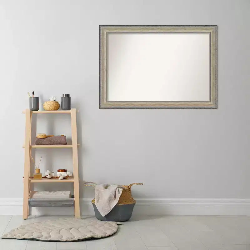 Miroir mural de salle de bain rectangulaire encadré en bois 41"x29" – Argent champagne, bords non biseautés, fixation murale