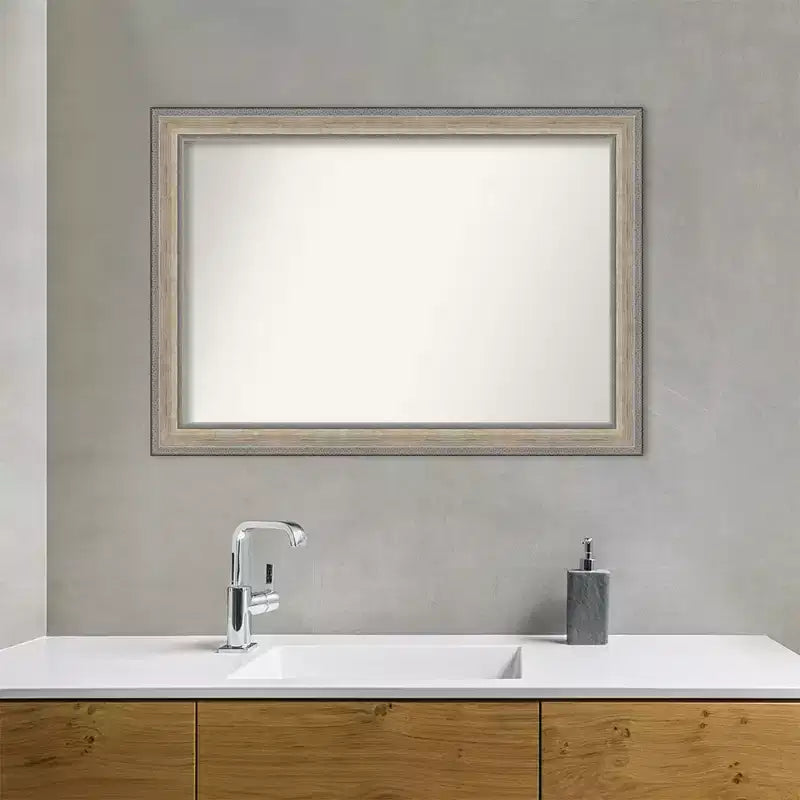 Miroir mural de salle de bain rectangulaire encadré en bois 41"x29" – Argent champagne, bords non biseautés, fixation murale