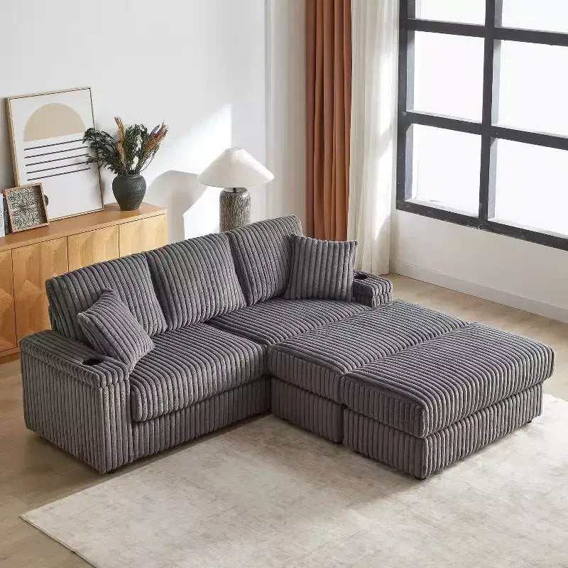 Canapé 3 places en velours côtelé de 84 pouces avec poufs de rangement et porte-gobelets – 84" L x 33,5" H