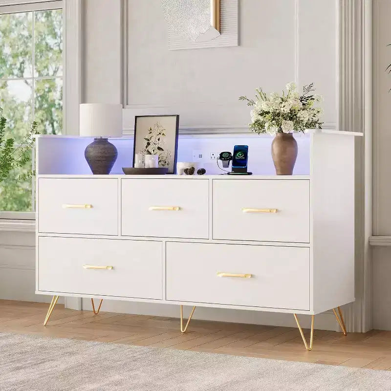 Commode à 5 tiroirs avec lumières LED et station de charge