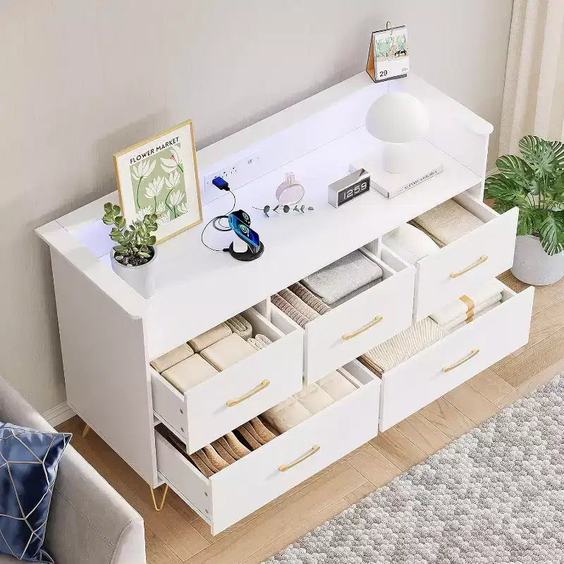 Commode à 5 tiroirs avec lumières LED et station de charge