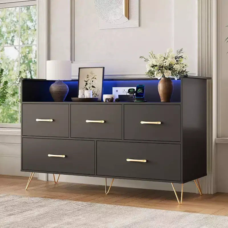 Commode à 5 tiroirs avec lumières LED et station de charge