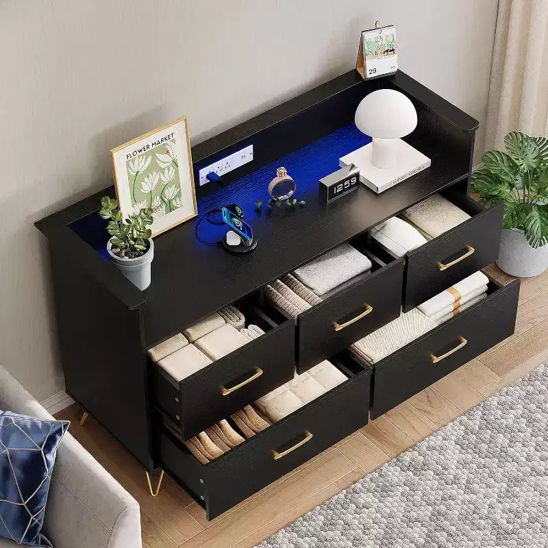 Commode à 5 tiroirs avec lumières LED et station de charge