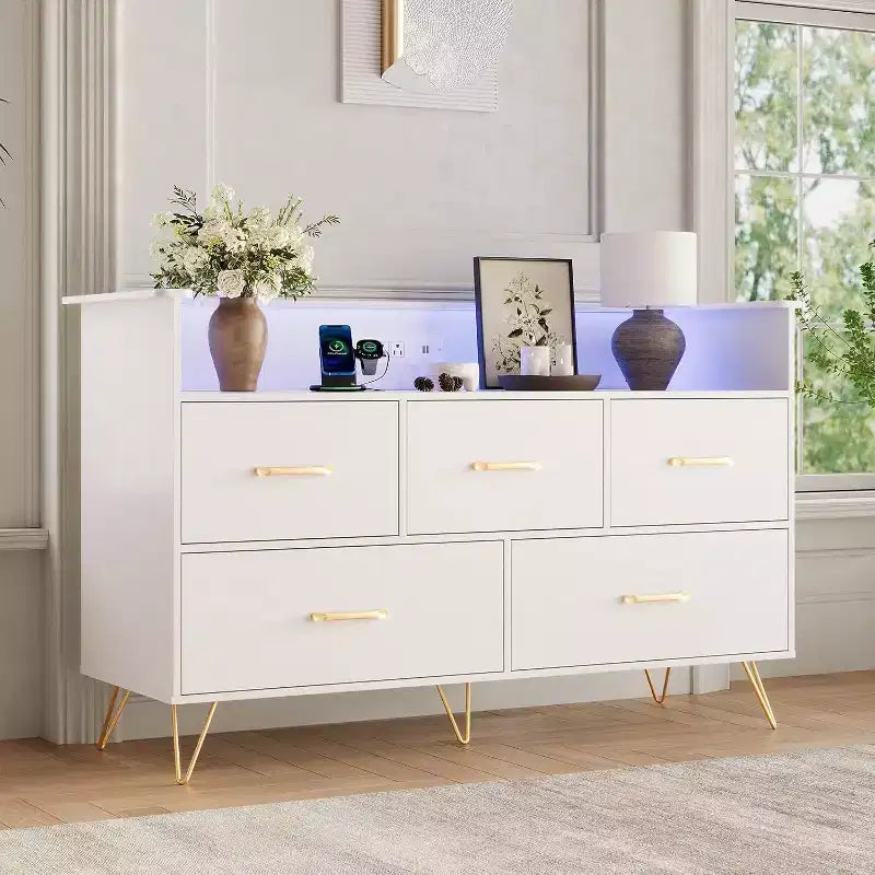 Commode à 5 tiroirs avec lumières LED et station de charge
