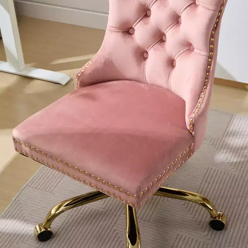 Chaise de bureau réglable en velours avec piètement en métal doré, rose