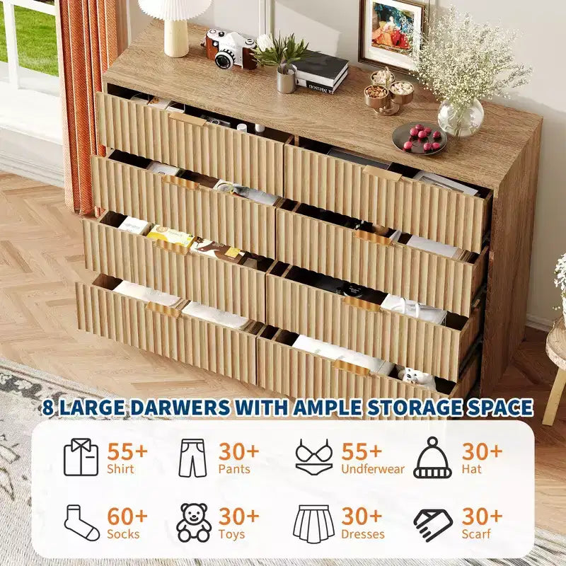 Commode de chambre à 8 tiroirs cannelés avec poignées métalliques – 139,9 cm L x 40 cm P x 80 cm H, Bois d'ingénierie