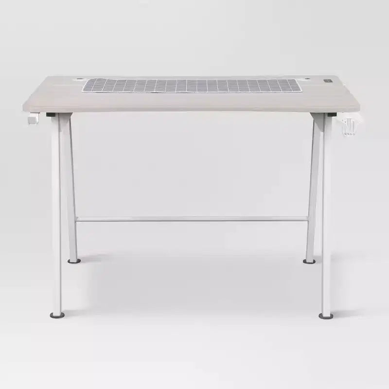 Bureau Gaming avec Lumières LED et Support Casque – 112 cm P x 70 cm L x 75 cm H, Cadre en Acier, Supporte 59 kg