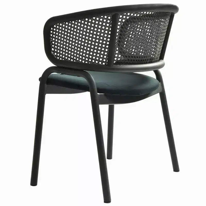 Chaise de salle à manger moderne avec dossier en rotin tissé, assise rembourrée et pieds en fer noir – 73,9 cm H x 55,9 cm L x 51,8 cm P, supporte 150 kg