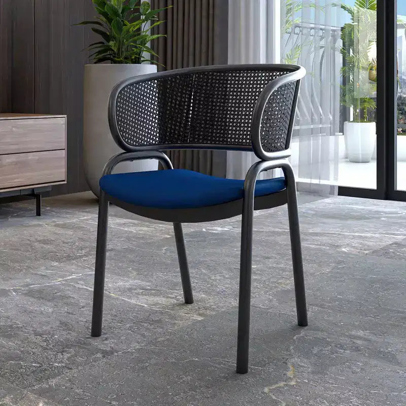 Chaise de salle à manger moderne avec dossier en rotin tissé, assise rembourrée et pieds en fer noir – 73,9 cm H x 55,9 cm L x 51,8 cm P, supporte 150 kg